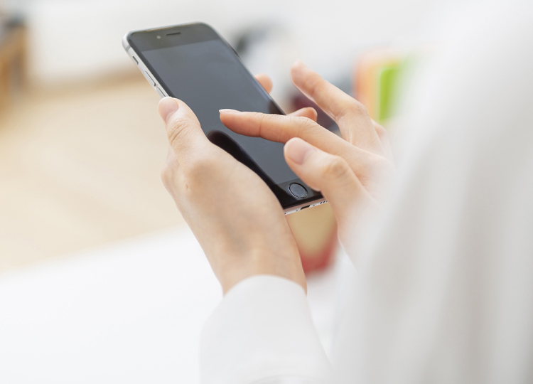 スマホでも気軽に歯並び相談